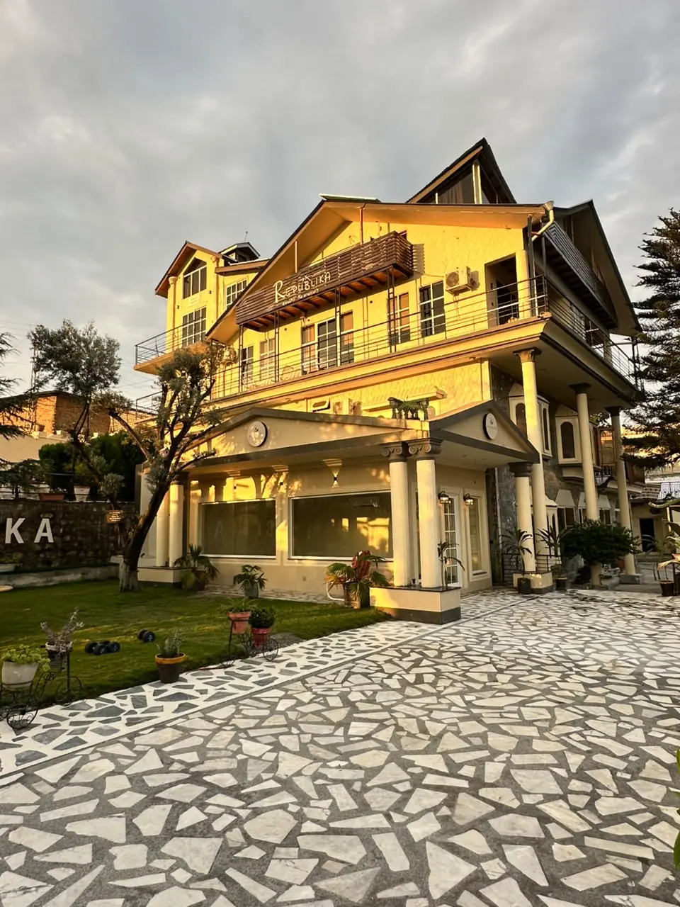 Republika Central at golden hour