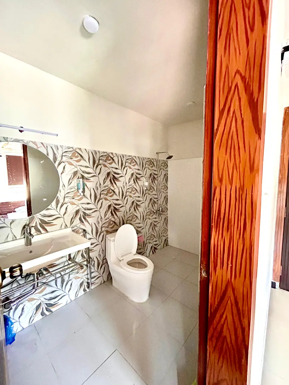 Modern bathroom