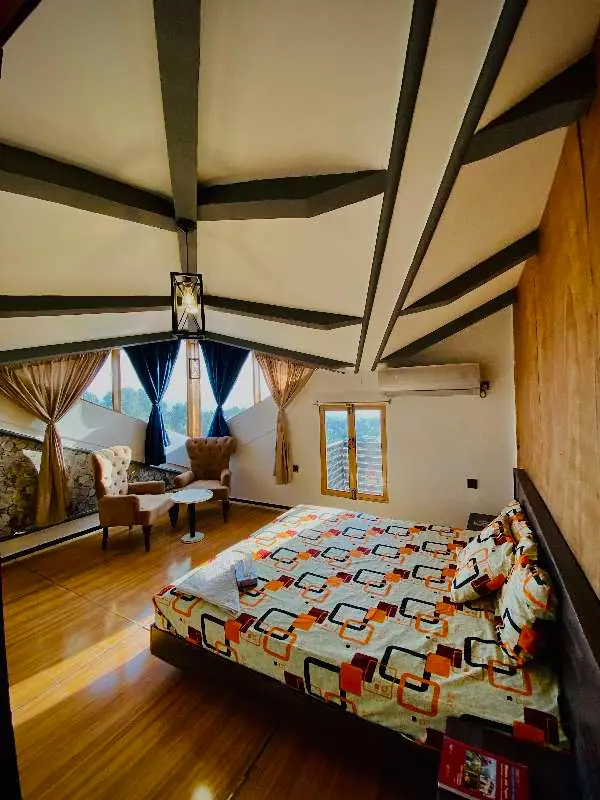 King Room With Balcony — photo 4